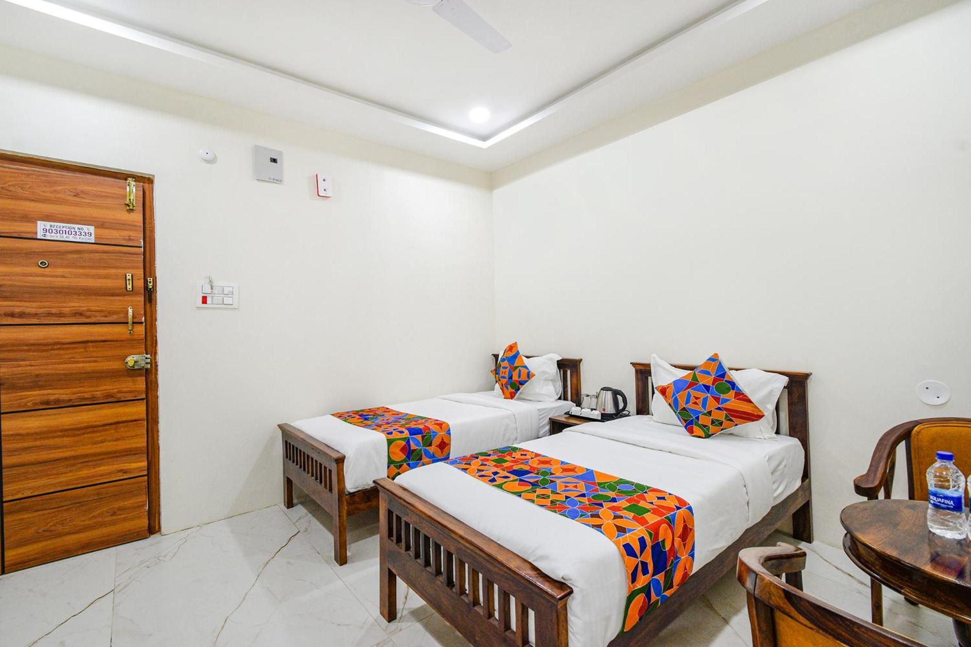 Fabhotel Ssr Ikon Suites - Nr Hyderabad Central University, Kondapur Dış mekan fotoğraf