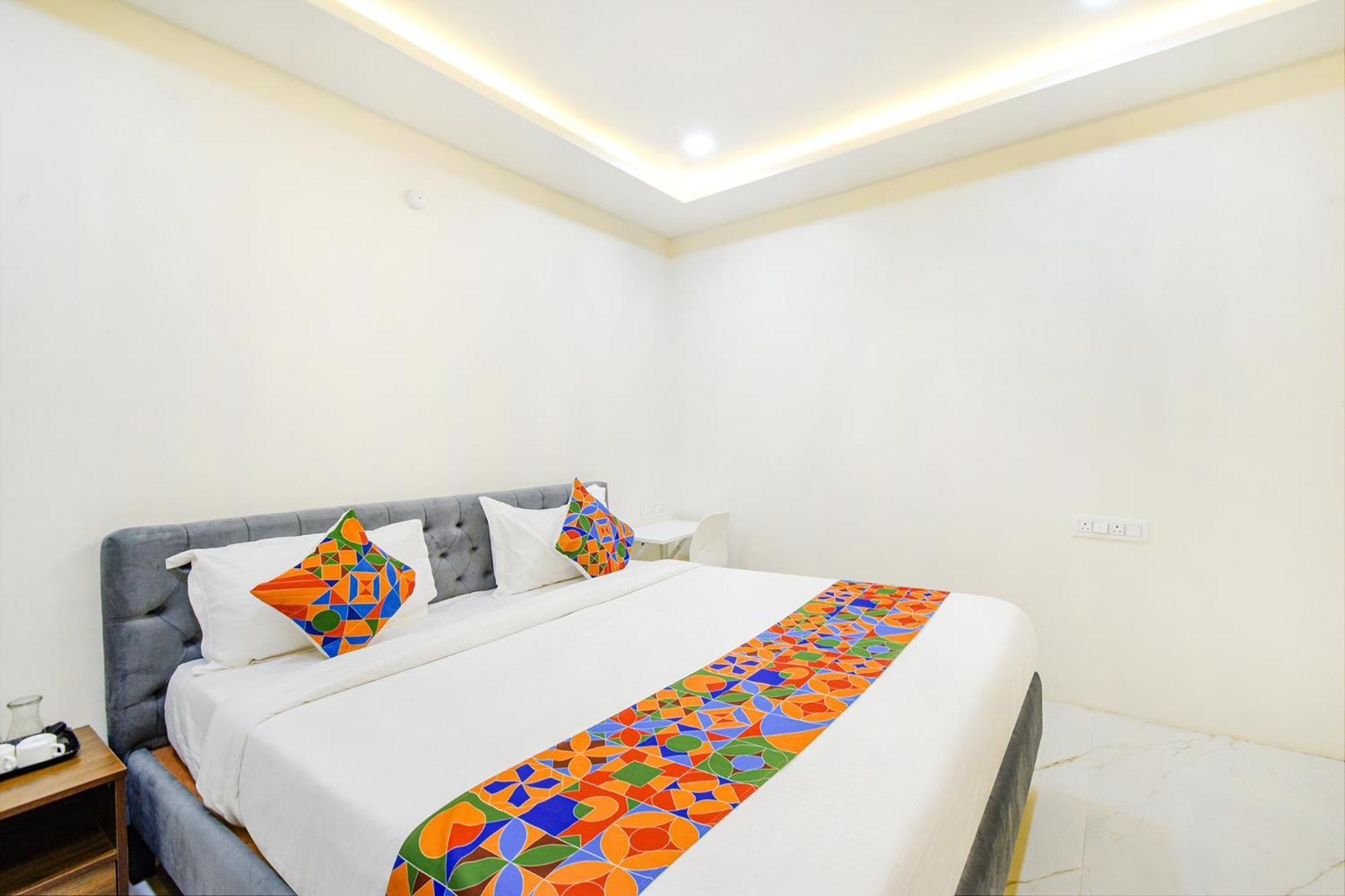 Fabhotel Ssr Ikon Suites - Nr Hyderabad Central University, Kondapur Dış mekan fotoğraf