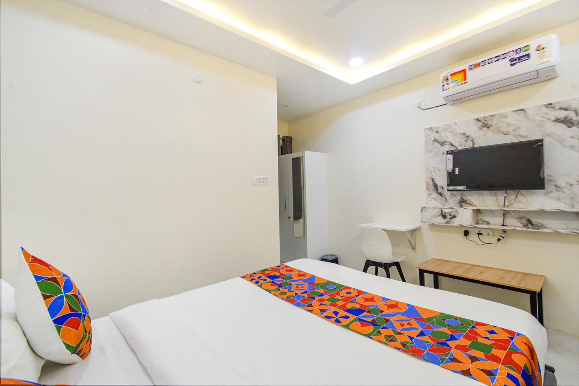 Fabhotel Ssr Ikon Suites - Nr Hyderabad Central University, Kondapur Dış mekan fotoğraf