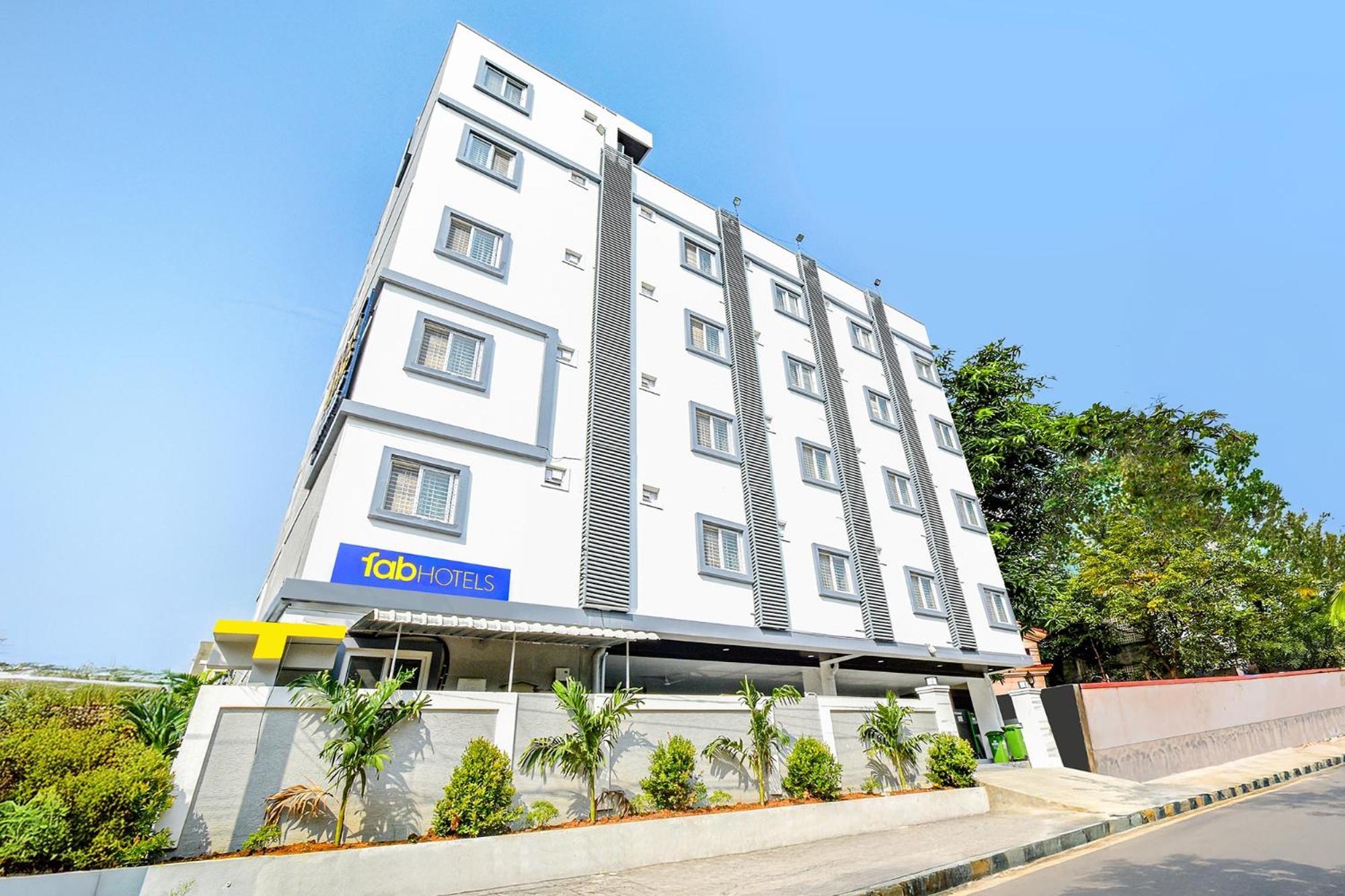 Fabhotel Ssr Ikon Suites - Nr Hyderabad Central University, Kondapur Dış mekan fotoğraf